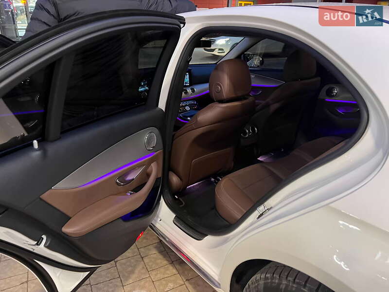 Седан Mercedes-Benz E-Class 2016 в Львове фото 30 Седан Mercedes-Benz E-Class 2016 в Львове
