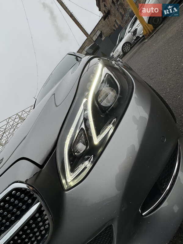 Седан Mercedes-Benz E-Class 2013 в Киеве
