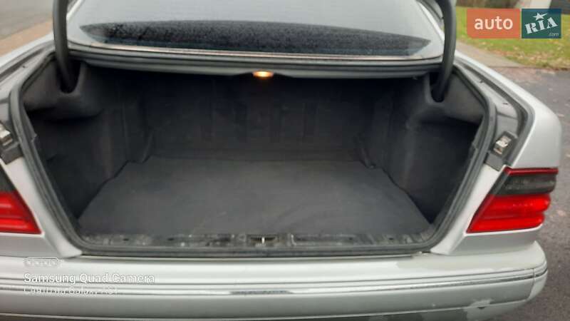 Седан Mercedes-Benz E-Class 1999 в Черновцах