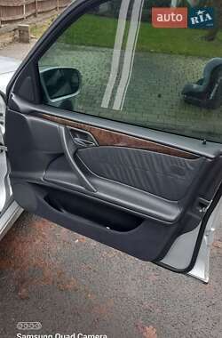 Седан Mercedes-Benz E-Class 1999 в 