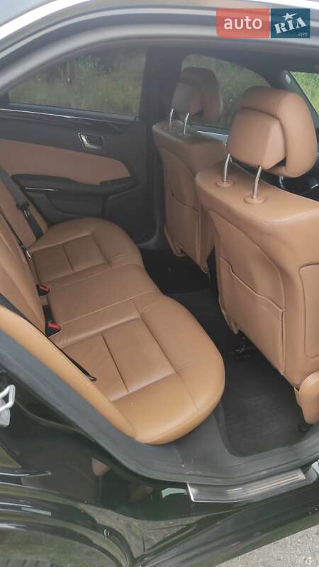 Седан Mercedes-Benz E-Class 2010 в Лубнах