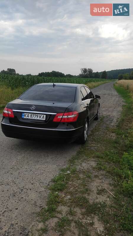 Седан Mercedes-Benz E-Class 2010 в Лубнах
