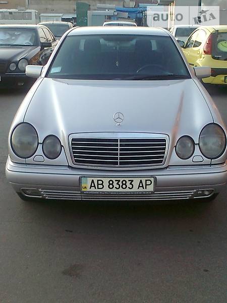 Седан Mercedes-Benz E-Class 1998 в Виннице