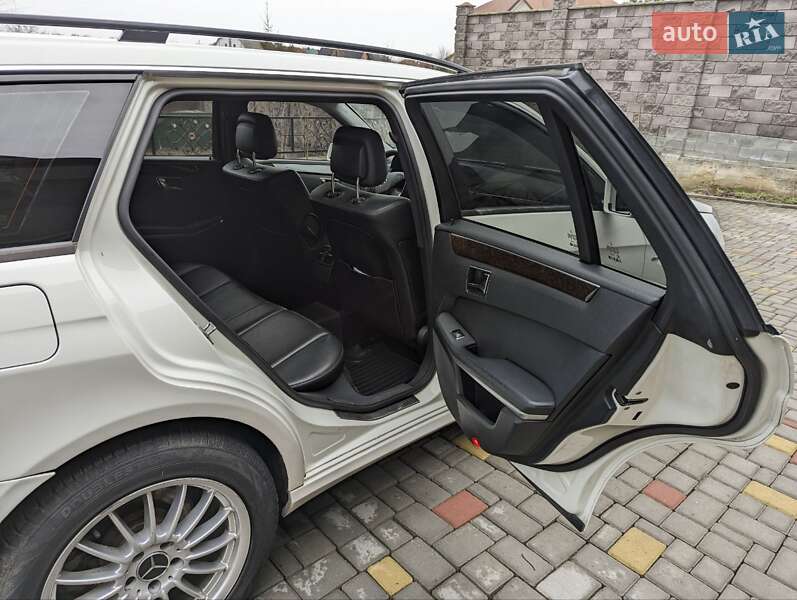 Універсал Mercedes-Benz E-Class 2011 в Рівному