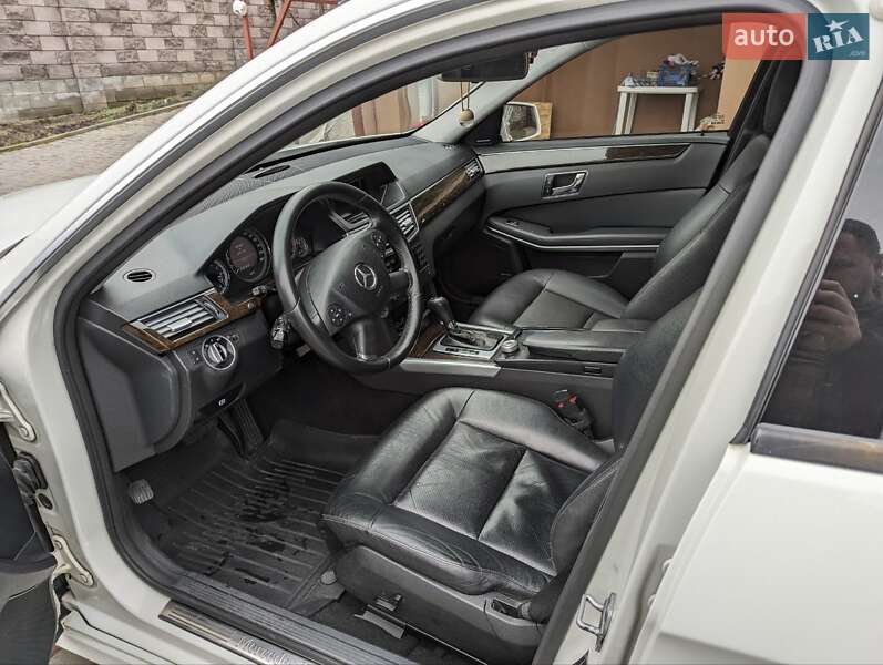 Універсал Mercedes-Benz E-Class 2011 в Рівному