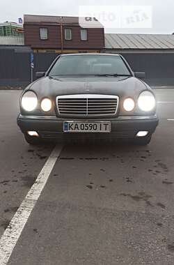 Седан Mercedes-Benz E-Class 1997 в Киеве