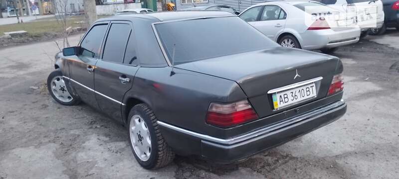 Седан Mercedes-Benz E-Class 1994 в Житомирі