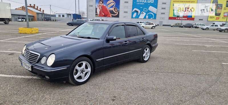 Седан Mercedes-Benz E-Class 2001 в 