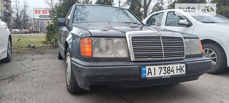 Mercedes-Benz E-Class 1993