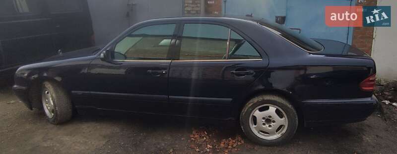 Седан Mercedes-Benz E-Class 2001 в Луцьку