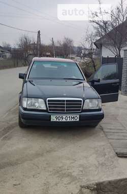 Седан Mercedes-Benz E-Class 1993 в Чернівцях