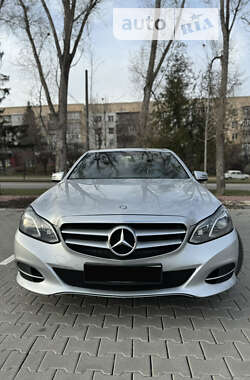 Седан Mercedes-Benz E-Class 2013 в Чернівцях