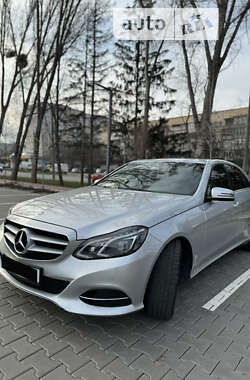 Седан Mercedes-Benz E-Class 2013 в Чернівцях