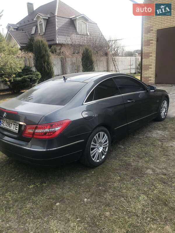 Купе Mercedes-Benz E-Class 2010 в Днепре фото 4 Купе Mercedes-Benz E-Class 2010 в Днепре