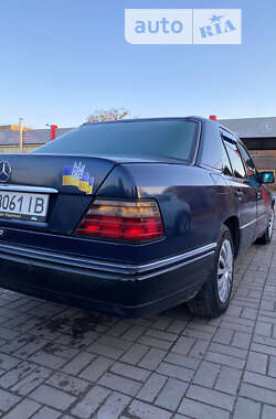 Седан Mercedes-Benz E-Class 1995 в Дубні