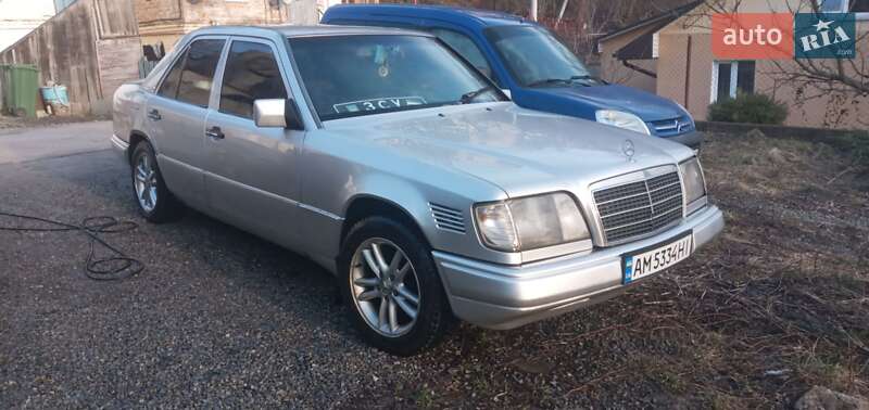 Седан Mercedes-Benz E-Class 1994 в Житомире