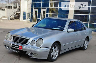 Седан Mercedes-Benz E-Class 2000 в Харкові