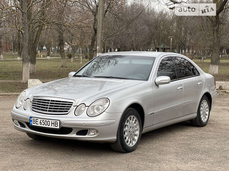 Седан Mercedes-Benz E-Class 2003 в Новом Буге