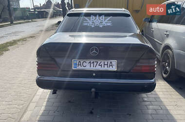 Седан Mercedes-Benz E-Class 1992 в Камне-Каширском