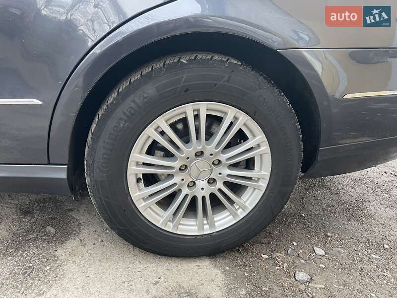 Седан Mercedes-Benz E-Class 2011 в Луцьку