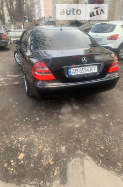 Седан Mercedes-Benz E-Class 2004 в Могилів-Подільському