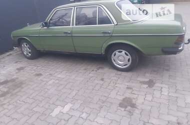 Седан Mercedes-Benz E-Class 1982 в Луцке