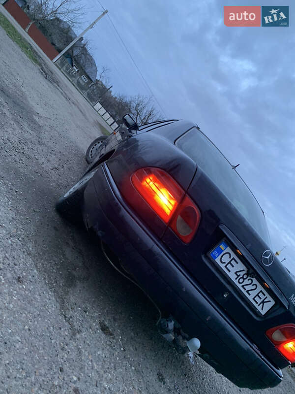 Седан Mercedes-Benz E-Class 1997 в Новоселице