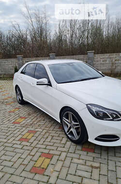 Седан Mercedes-Benz E-Class 2013 в Иршаве