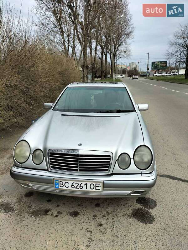Седан Mercedes-Benz E-Class 1997 в Львові
