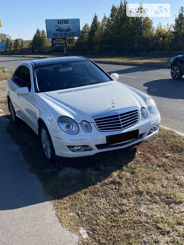 Седан Mercedes-Benz E-Class 2008 в Умани