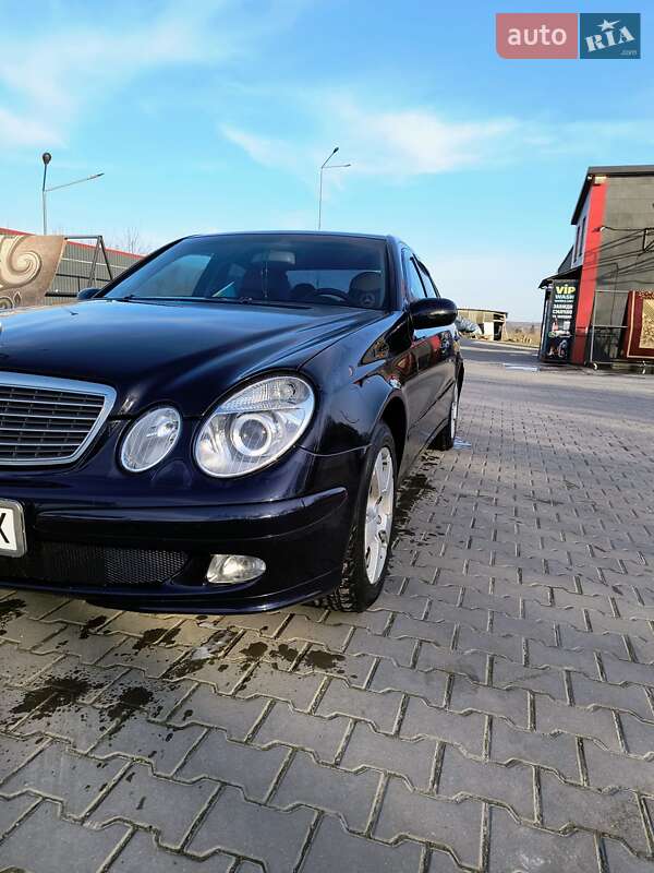 Седан Mercedes-Benz E-Class 2003 в 