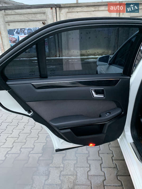 Седан Mercedes-Benz E-Class 2011 в Софиевской Борщаговке