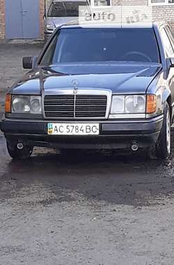 Седан Mercedes-Benz E-Class 1985 в Луцьку