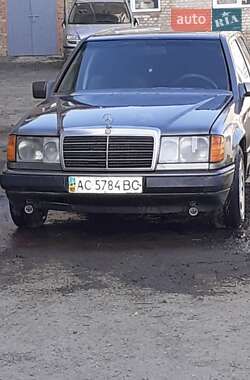 Седан Mercedes-Benz E-Class 1985 в Луцке