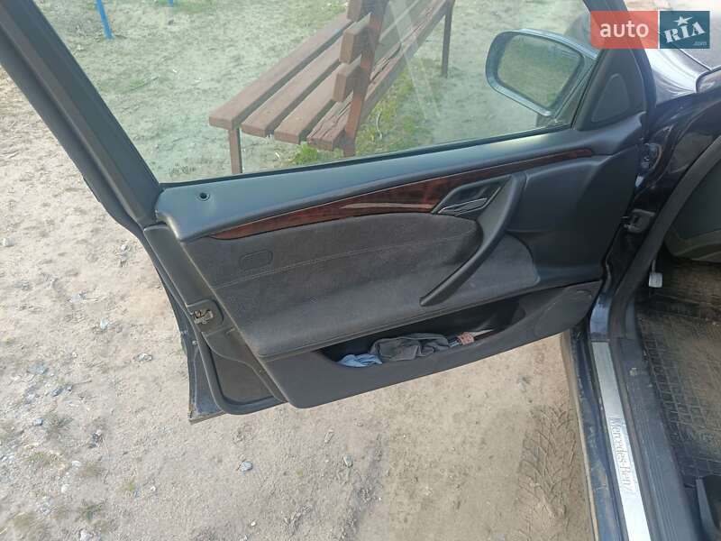 Седан Mercedes-Benz E-Class 2001 в Кривом Роге