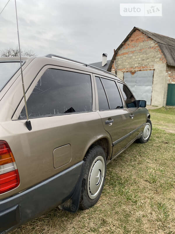 Универсал Mercedes-Benz E-Class 1988 в Львове