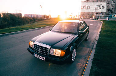 Седан Mercedes-Benz E-Class 1989 в Киеве