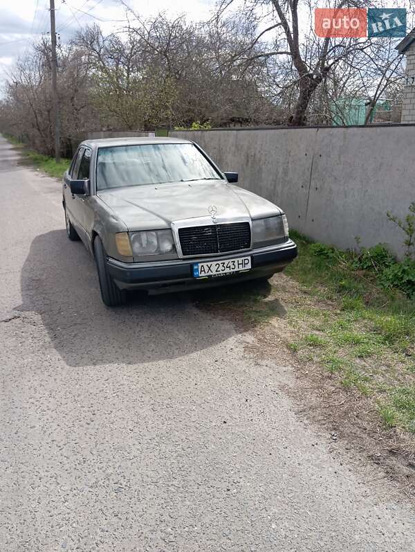 Седан Mercedes-Benz E-Class 1988 в Полтаве