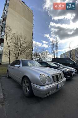 Седан Mercedes-Benz E-Class 1997 в Смілі