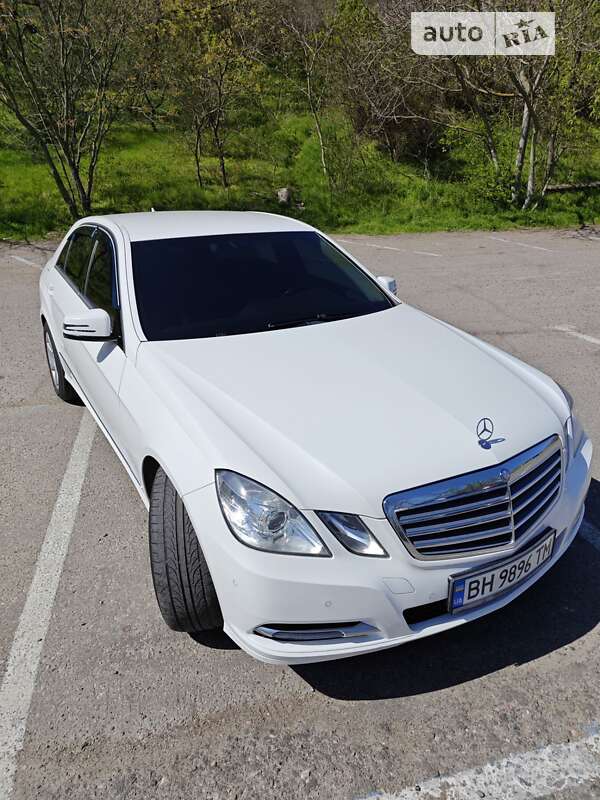 Седан Mercedes-Benz E-Class 2012 в Одесі