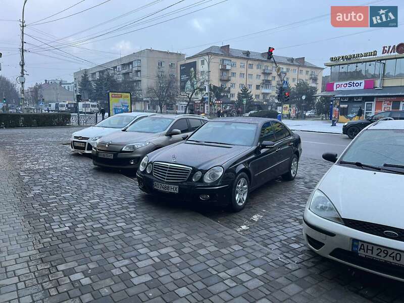 Седан Mercedes-Benz E-Class 2006 в Хусті