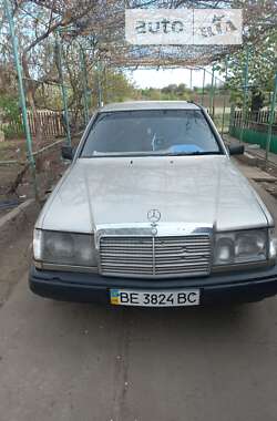 Седан Mercedes-Benz E-Class 1985 в Запоріжжі