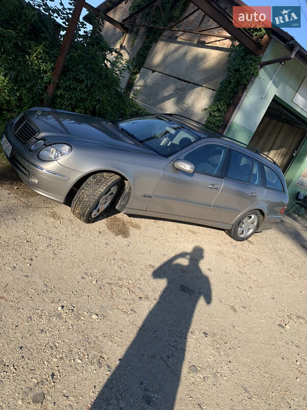 Універсал Mercedes-Benz E-Class 2004 в Яворові