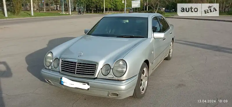 Mercedes-Benz E-Class 1996