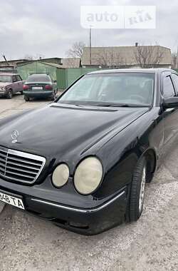 Седан Mercedes-Benz E-Class 2000 в Ізмаїлі