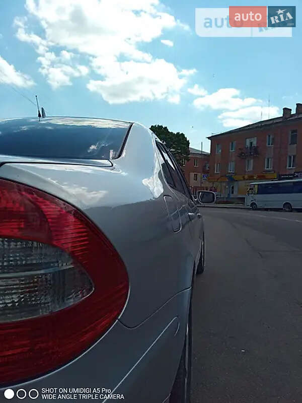 Седан Mercedes-Benz E-Class 2006 в Нововолынске