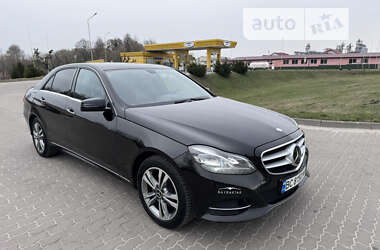 Седан Mercedes-Benz E-Class 2015 в Львове