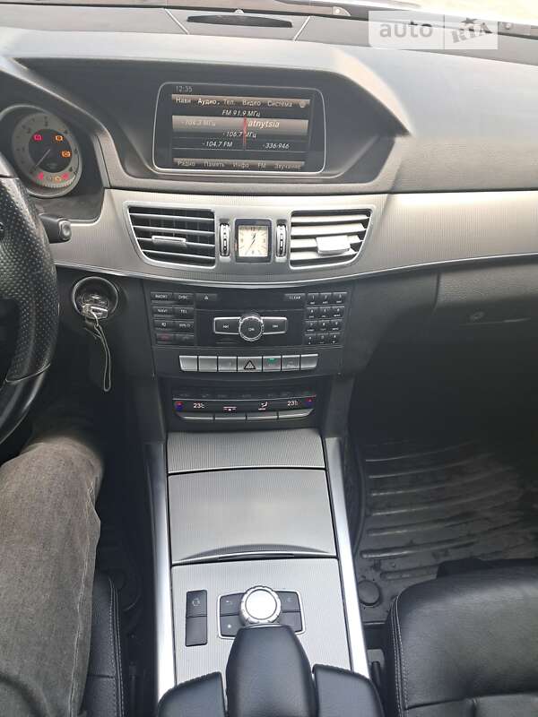 Седан Mercedes-Benz E-Class 2013 в Львове