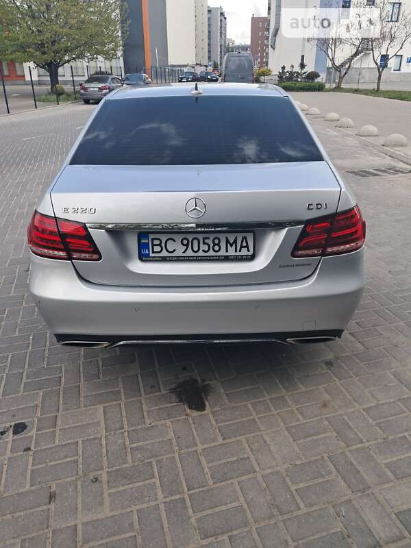 Седан Mercedes-Benz E-Class 2013 в Львове