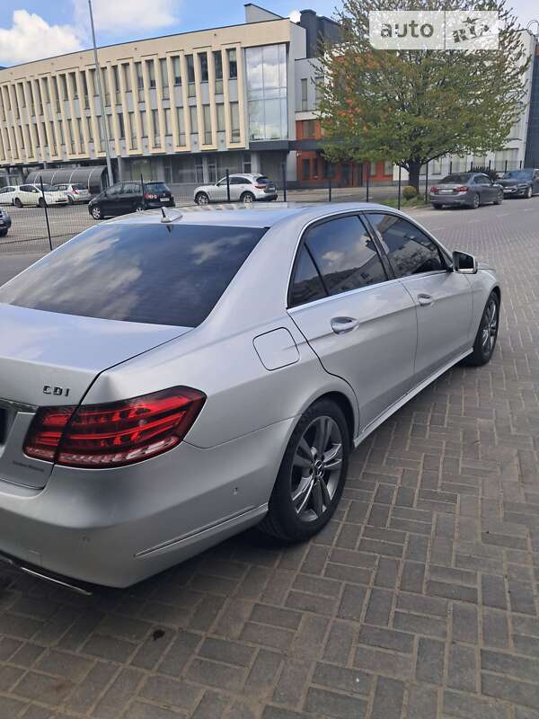 Седан Mercedes-Benz E-Class 2013 в Львове